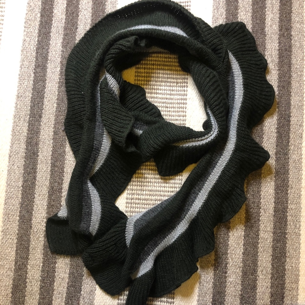 MI Italy Dark Green & Grey Knit Scarf